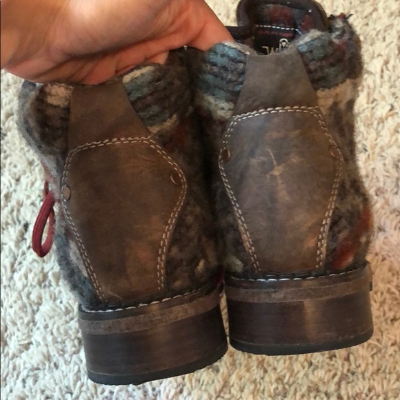 Woolrich Leather and Wool Boots - Picture 7 of 8